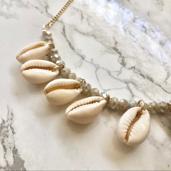 Super Cute Shell Necklace - Picture 6 of 8